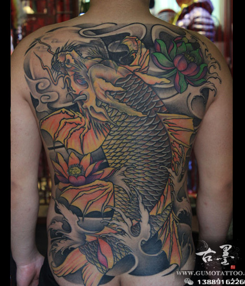 传统满背纹身  彩色鳌鱼 满背图案 